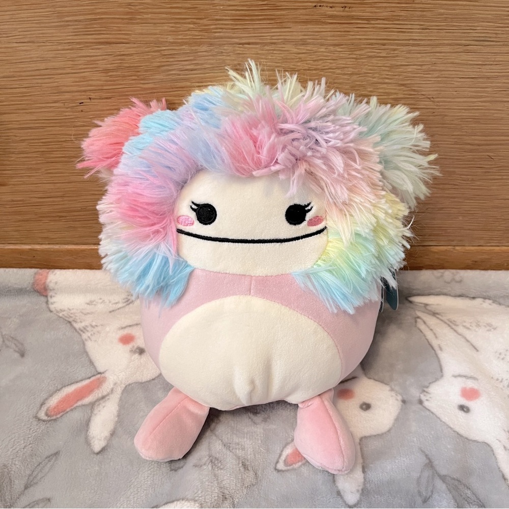 NWT Pink Bigfoot Caparinne Squishmallow 7.5”